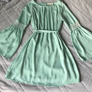 Very cute flowy dress!